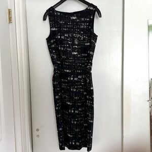 MaxMara dress; below the knee; matching belt; made in Italy